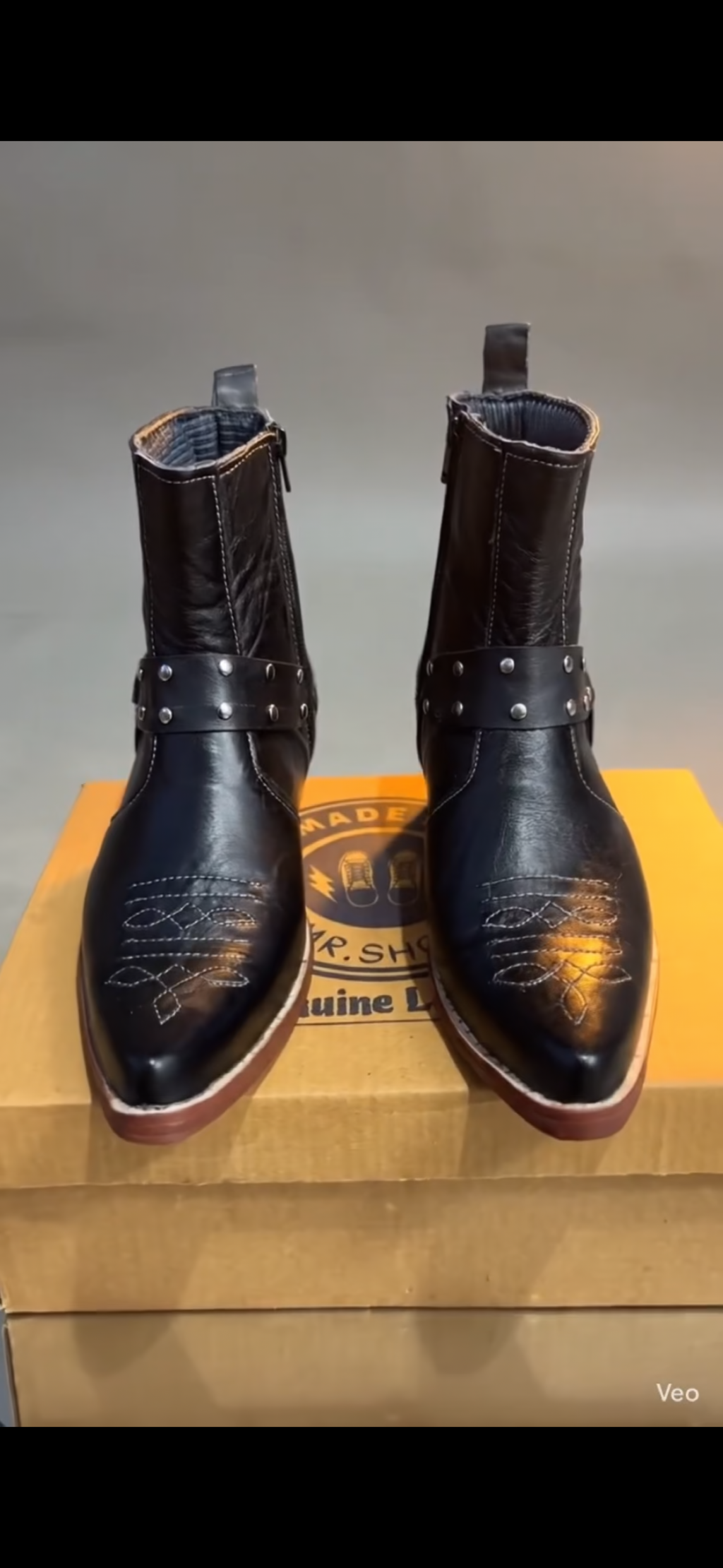 Premium Pointed Crocodile Zeeper Black Boot With Leather Sole and Pointed Heel